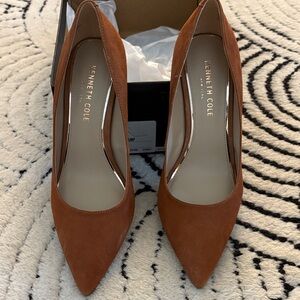 Kenneth Cole Women's Tan Suede Heels.Romi Pump.
